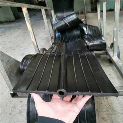 <b>中埋橡胶止水带</b>